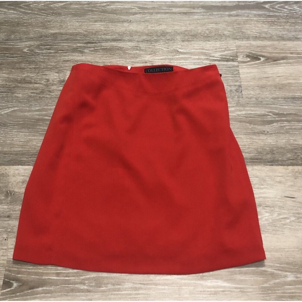 Harve Benard Woman's Pencil Skirt Red Size 12P Lined Back Zipper and Slit‎